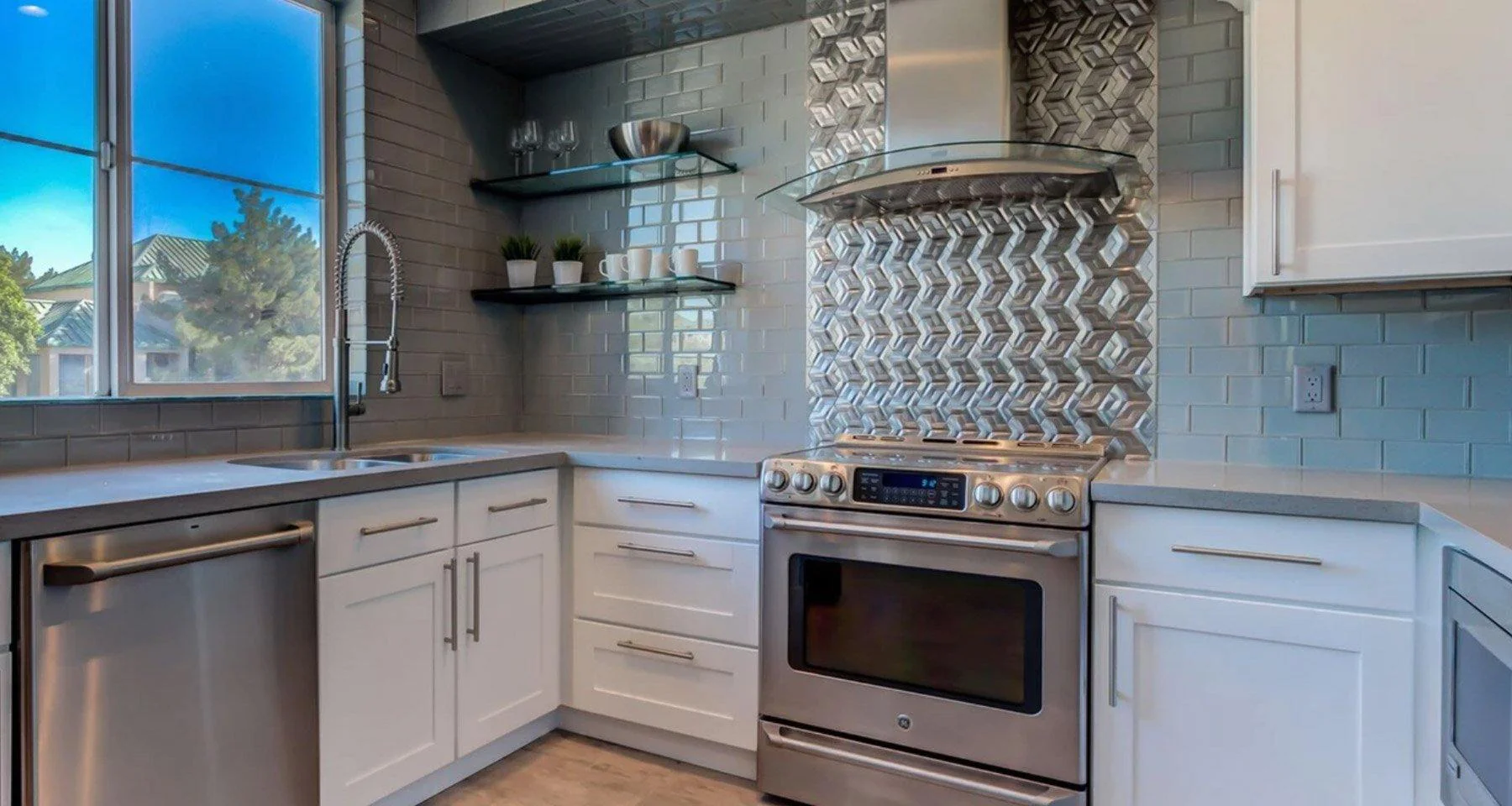Read more about the article Top 2019 Kitchen Backsplash Trends to Inspire Your Remodel