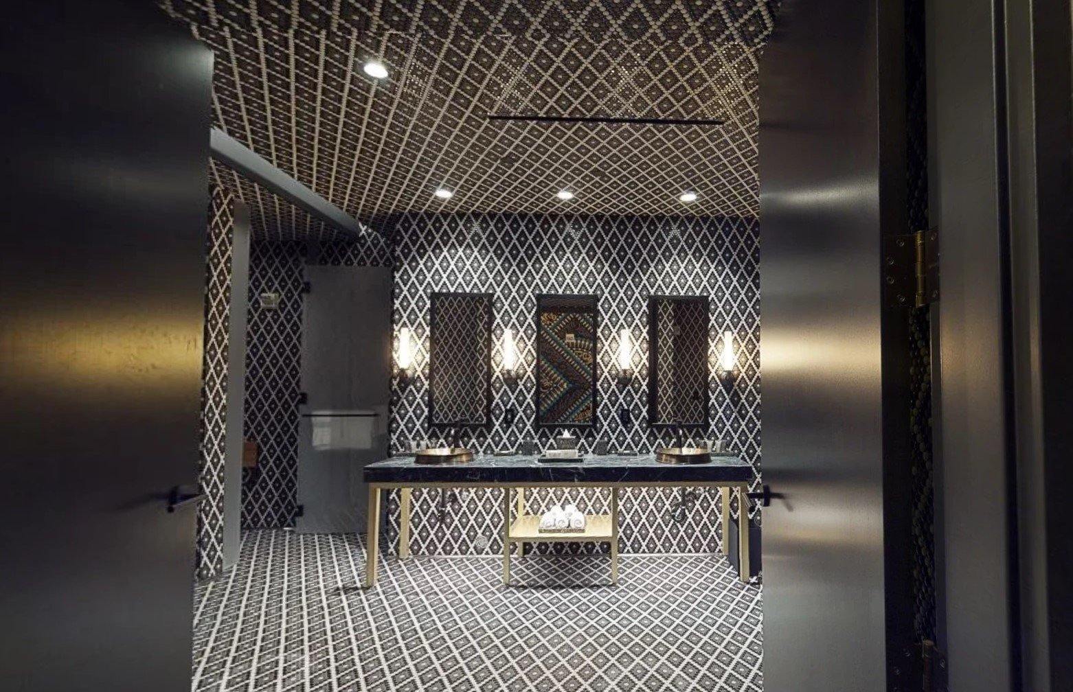 VirtualScreenshotofPalmsBlackDiamondLockerRoomMosaicsEntrance01-ElegantMosaics.jpg VirtualScreenshotofPalmsBlackDiamondLockerRoomMosaicsEntrance01-ElegantMosaics.jpg