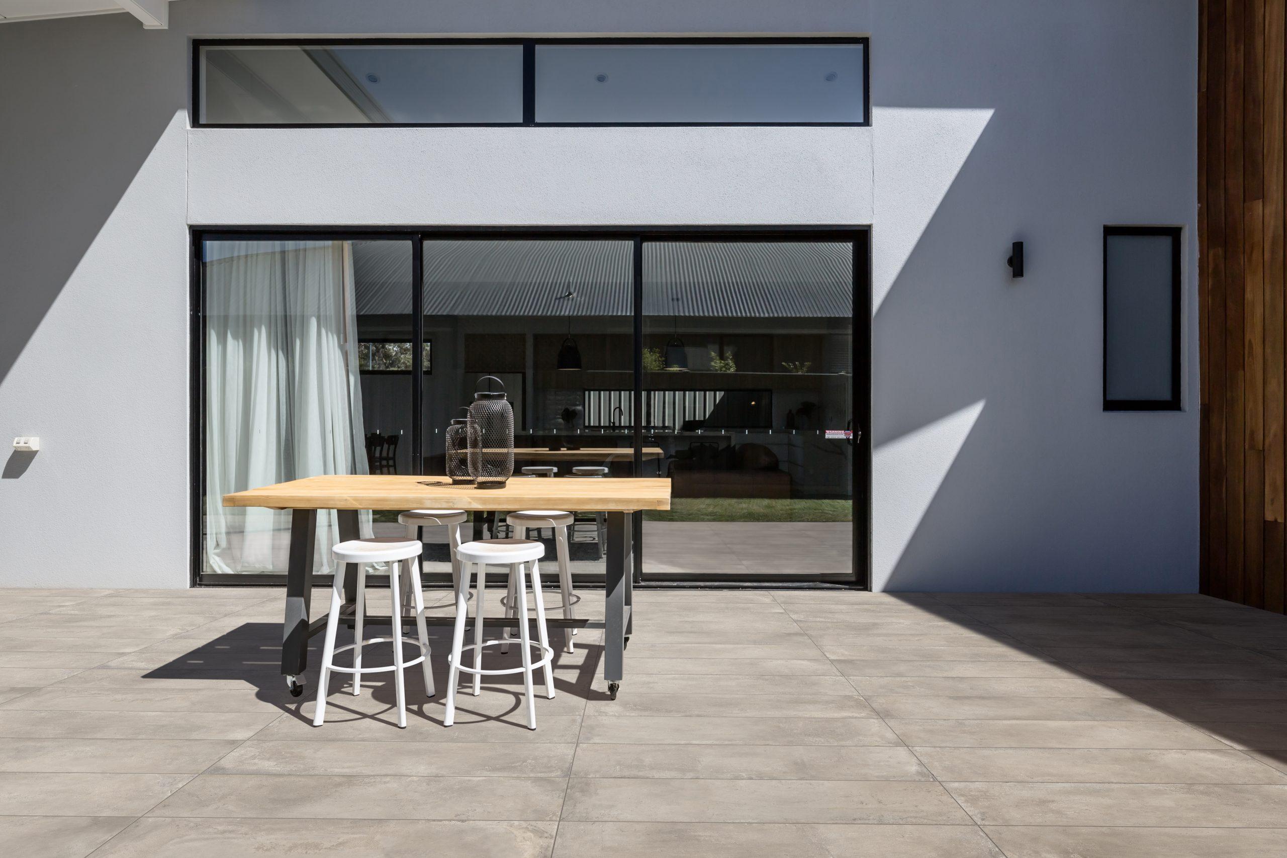 Unity_Anthracite_Outdoor_12x48.jpg Unity_Anthracite_Outdoor_12x48.jpg