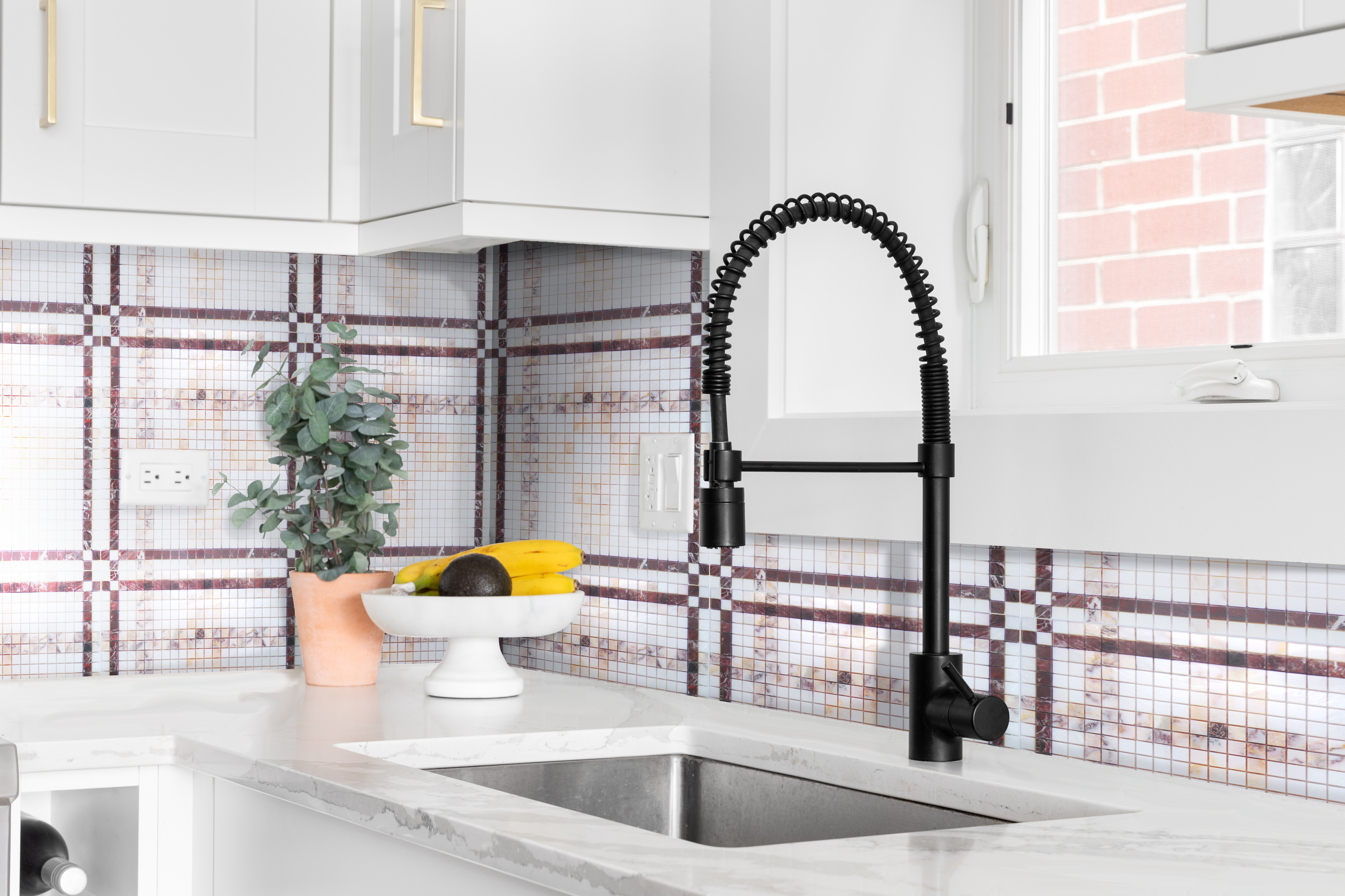 Kitchen Corner with Sink White Thassos & Calacatta Micro Marble