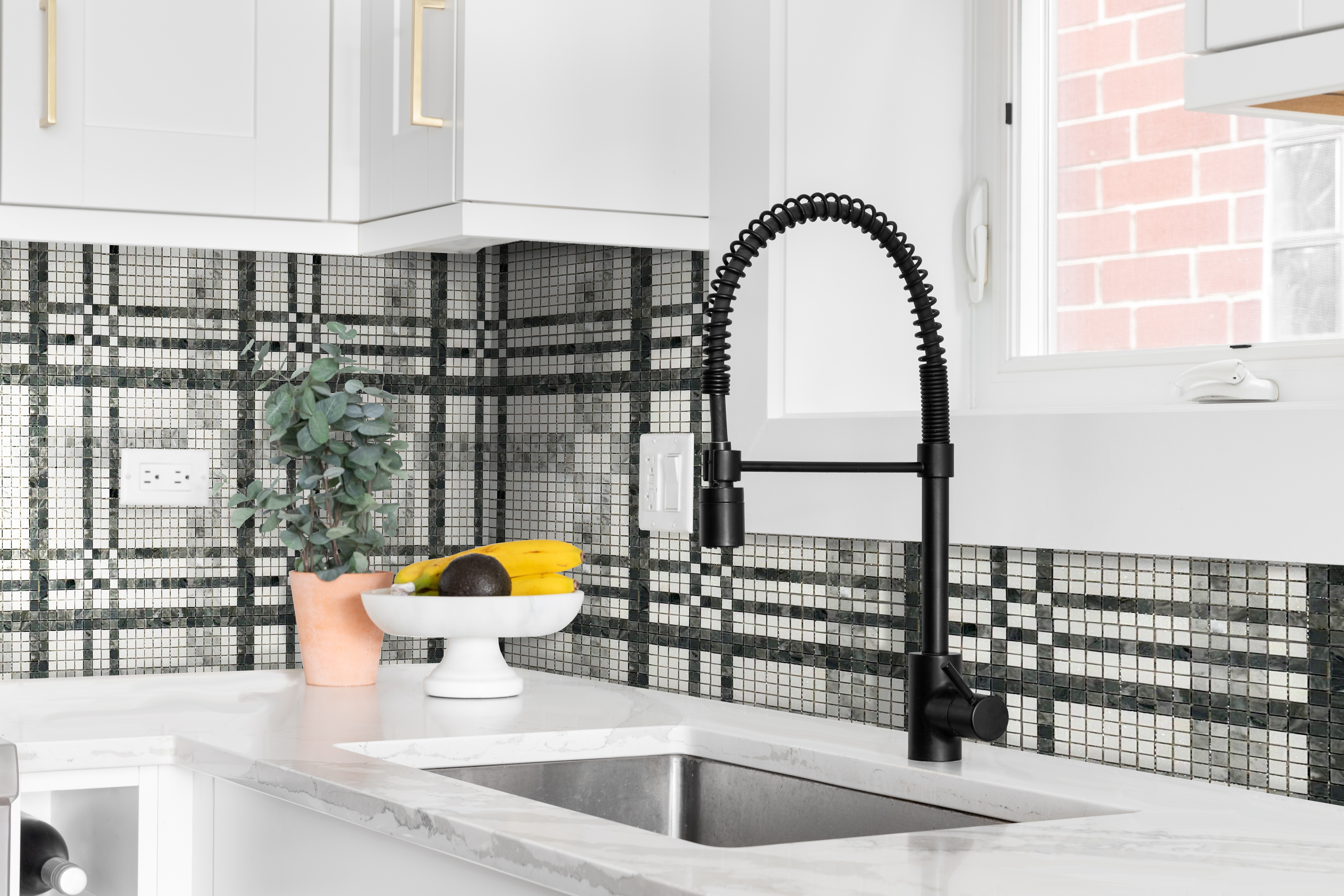 Kitchen Corner with Sink White Thassos & Carrara Micro Marble