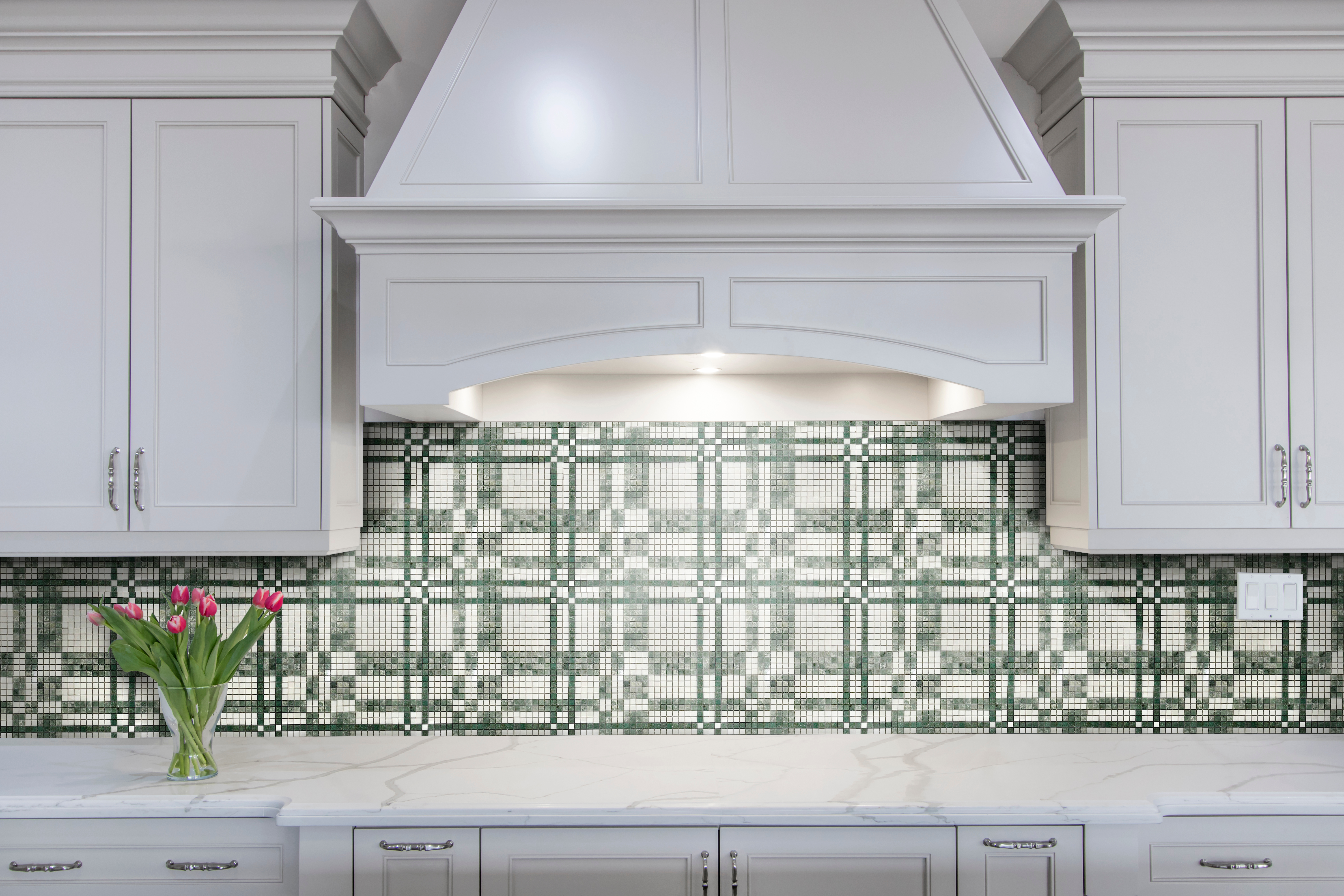 Kitchen Counter White Thassos & Emerald Micro Marble
