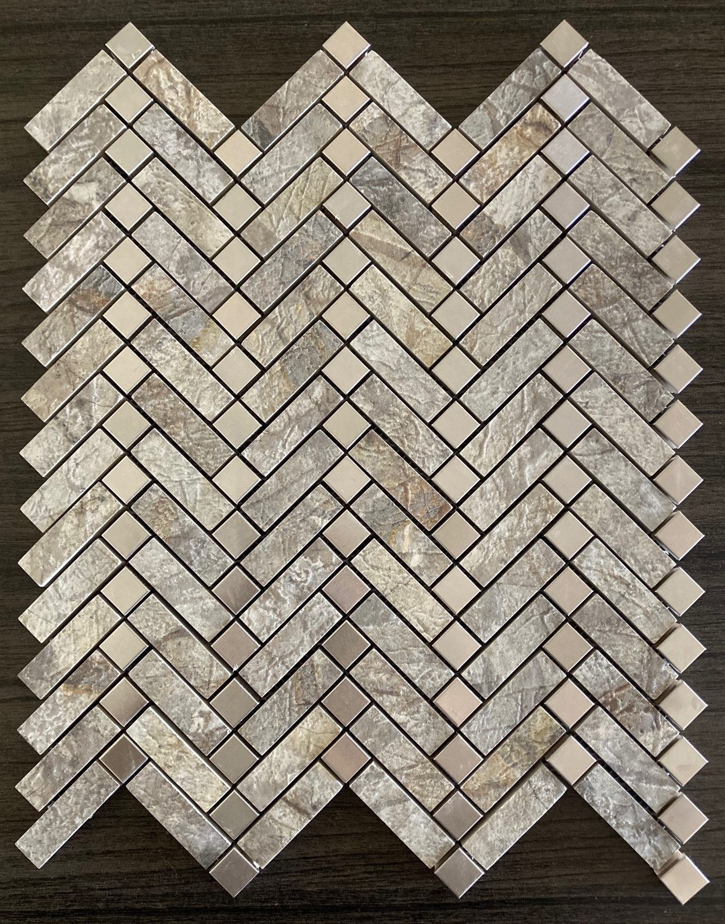 863-828 Riverwash Grey Stippled Chevron